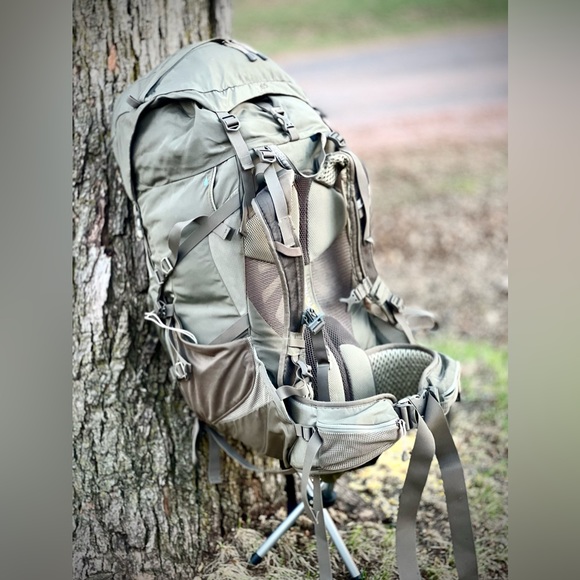 Gregory Z65 pack, hiking, size short, 65 liters. Color Grey. Lightly used,clean - Picture 3 of 7